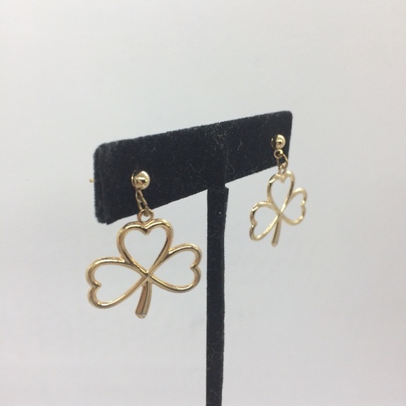 3/$30 LUCKY CLOVER SHAMROCK POST DANGLE CHARM EARRINGS GOLD TONE - Picture 7 of 7